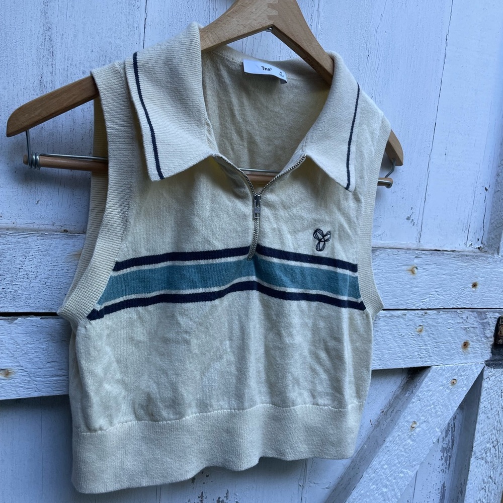 Aritzia TNA Bayport cropped quarter zip sweater vest medium - Picture 3 of 7